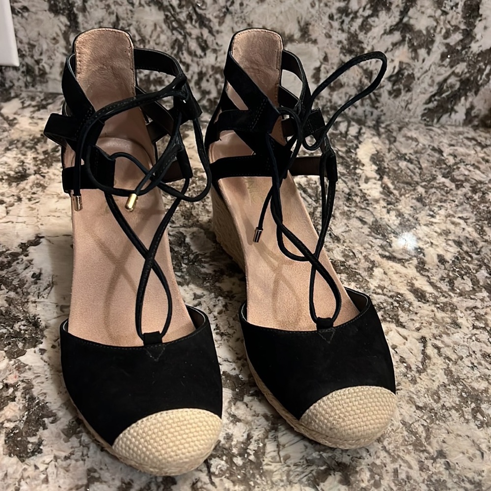 Vionic 8.5 Black Calypso Espadrilles